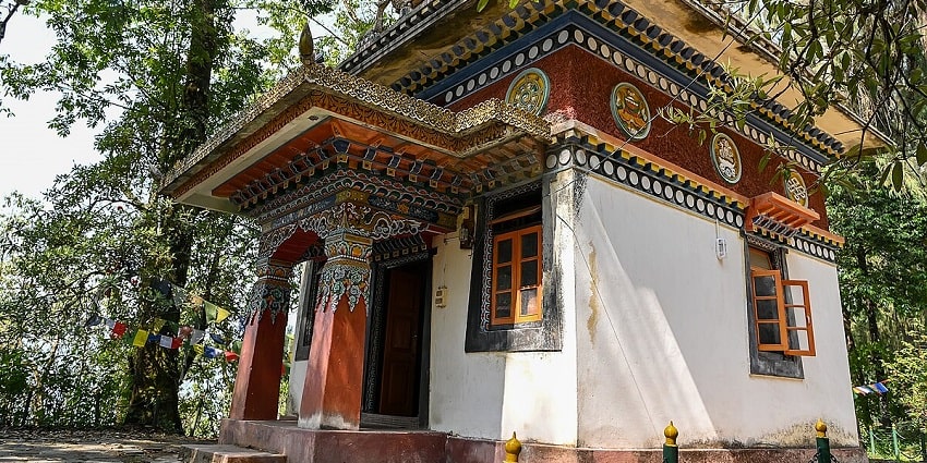 Norbugang Coronation Throne is one of the best historical places around Kartok Monastery.
