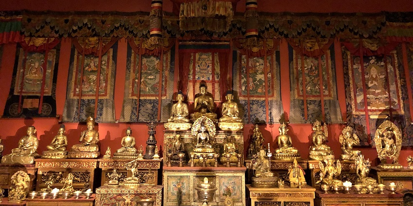 Beautiful image of the Tibetan-style art gallery in the nearby area of Kashmiri Gate area