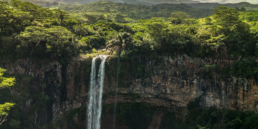 A mesmerising view of Nyayamakad Waterfalls, near Devikulm Waterfalls, Munnar, Kerala.