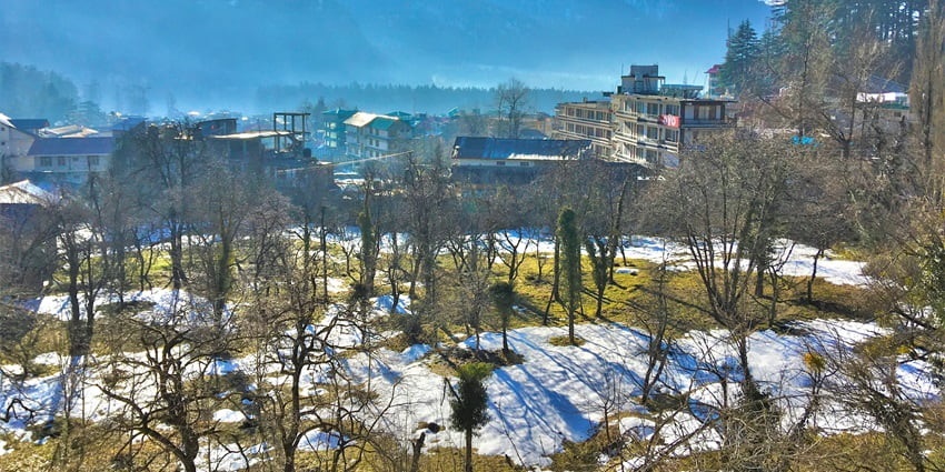 Panoramic view of the majestic snow laden peaks of Himalaya from old Manali