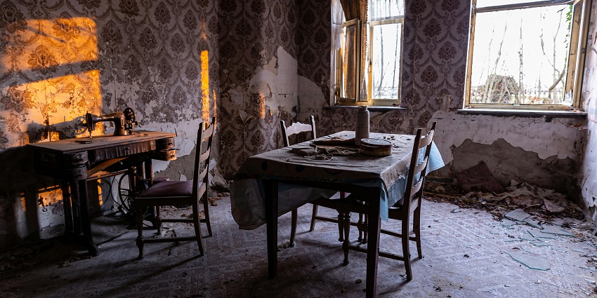 The Old Town house has a chilling backstory that is capable of sparking interest in you.