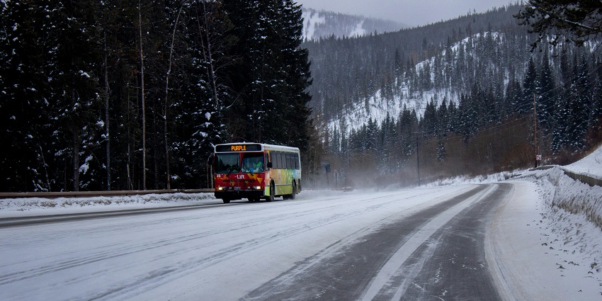 You can reach Aru Valley from Pahalgam by travelling via car, taxi or train