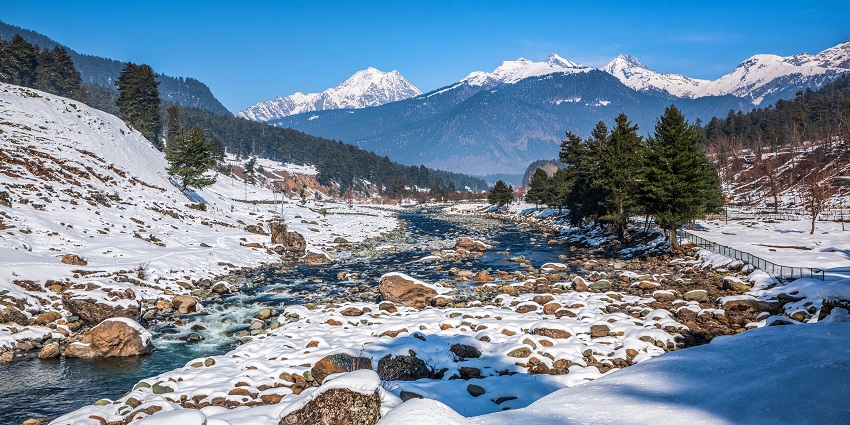 Explore Pahalgam in winter where you can enjoy river rafting and horseback riding
