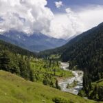 One of the best things to do in Pahalgam is enjoying a panoramic view of the valley.