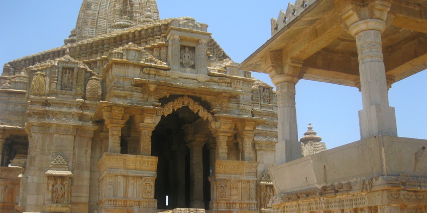 An image of a temple showcasing the traditional architecture used in most of the Indian ancient temples