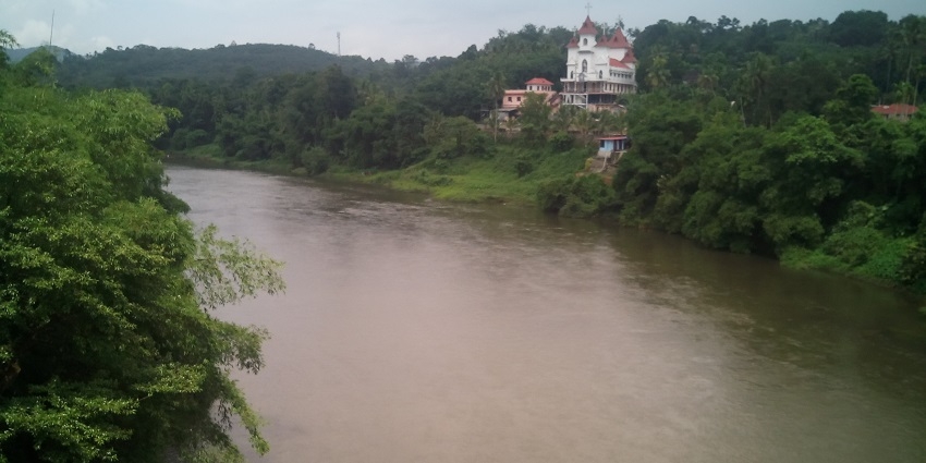 A breathtaking view of Pamba River, which is a must-visit near Sabarimala Temple.