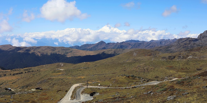This sanctuary, one of the most popular wildlife sanctuaries in Sikkim, is a home to rare fauna.