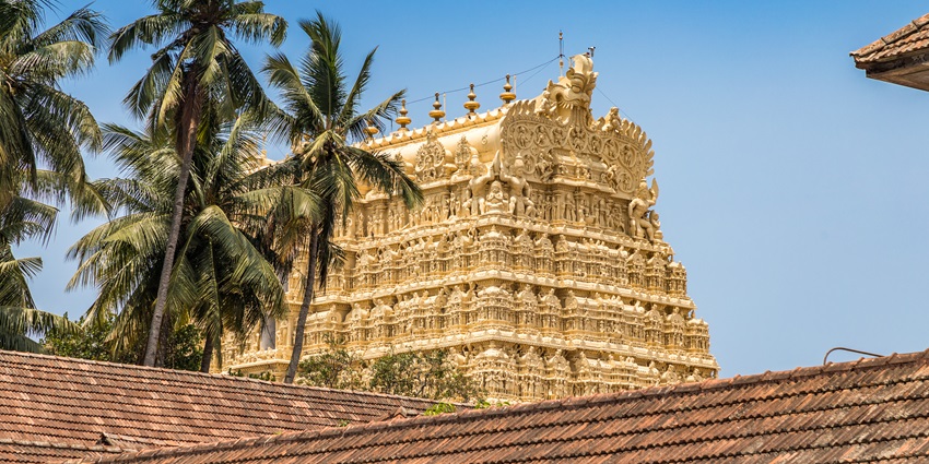 While you visit this temple, do attend the festivals organised by the authorities.