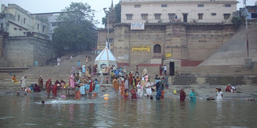 This site with the sacred bath, offers travellers a spiritually rejuvenating experience