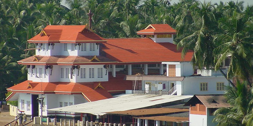 Parassinikadavu Muthappan Temple is one of the best places to visit near the waterfall.