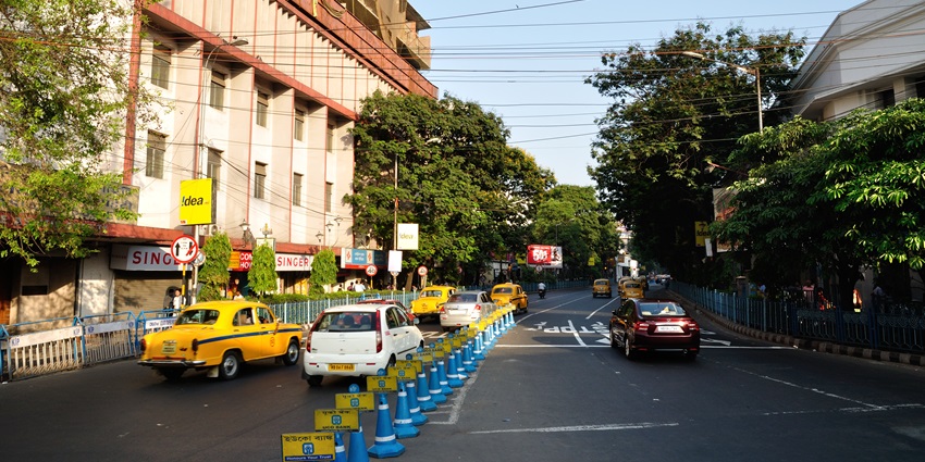 A famous market for wedding shopping in Kolkata with shops on both sides of the street