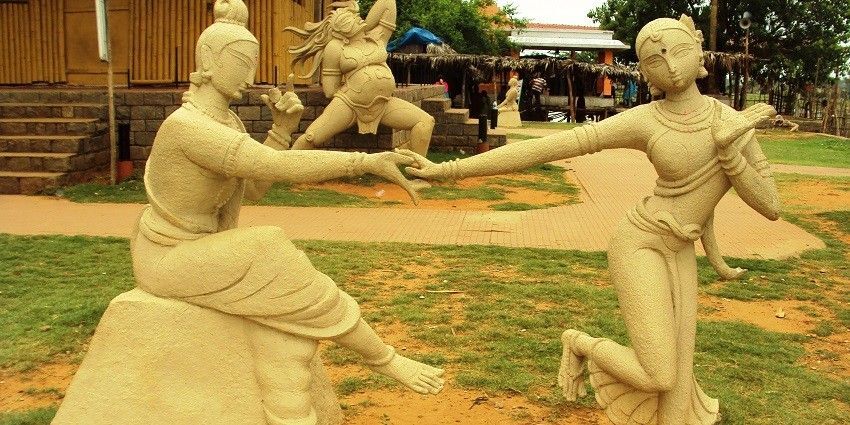 Explore the serene town of Parnasala on your trip to the state of Telangana, India.