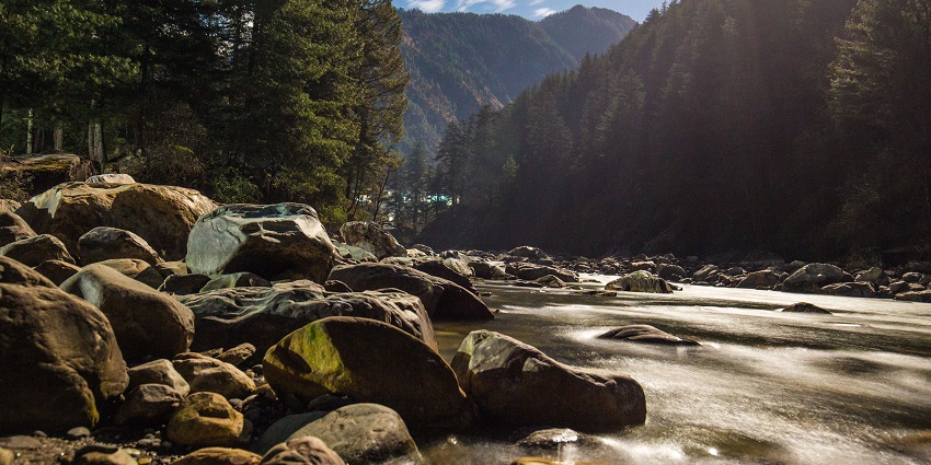 This river is one of the best sights to witness near the Kasol nature park by nature lovers