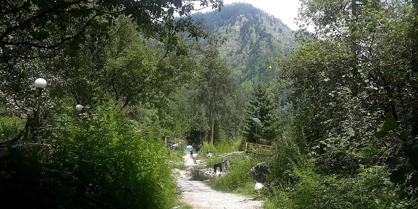 This valley offers a adventurous trekking experience along with stunning vistas all around