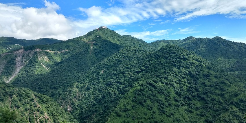 Parwanoo is one of the top hill stations near Solan that is blanketed by a green cover