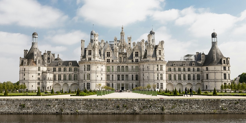 A breathtaking view of the palatial Pataudi Palace, a popular hotspot in the region.