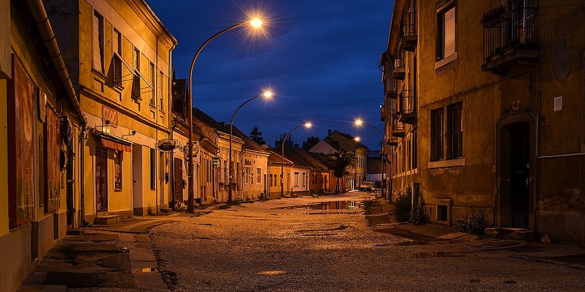 This road, one of the most haunted places in Bihar, has a spirit in white clothes.