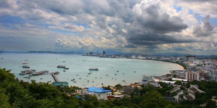 Witness the stunning landscapes in Pattaya, one of the beaches near Bangkok, Thailand.