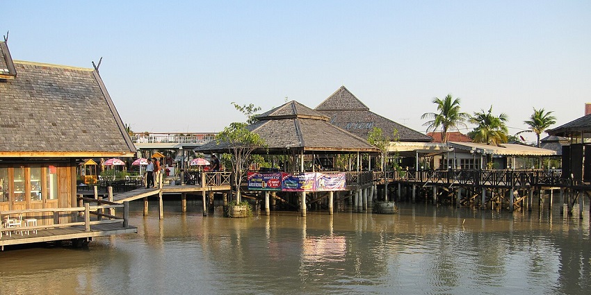 Shop at Pattaya Floating Market, a cultural and culinary delight, a thing to do in Pattaya