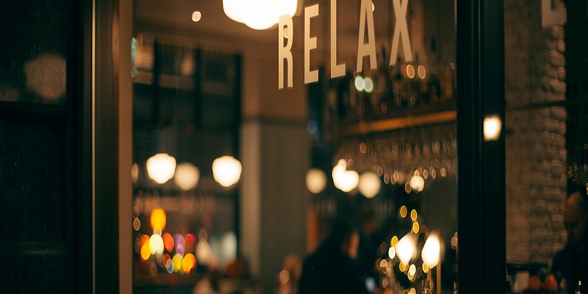 Pearl Beach Lounge is a perfect space for celebrating love and enjoying the nightlife.