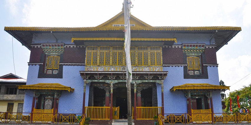 Pemayangtse Monastery is one of the best places around Sanghak Choeling Monastery.