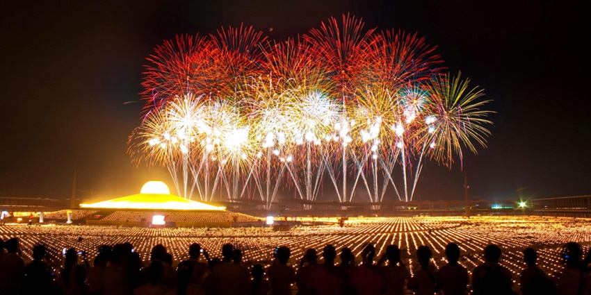 There are spectacular displays of firecrackers in this resort to mark the start of new beginnings.