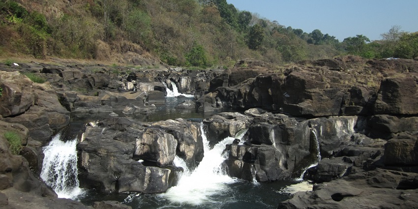 Perunthenaruvi Waterfalls is one of the best places to visit near Sabarimala Temple.