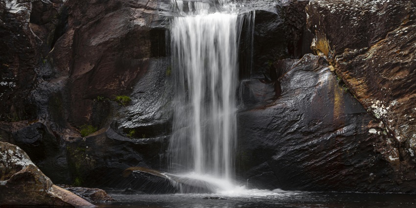 Phonglokar Falls, located in Dima Hasao, is one of the famous waterfalls in Assam.
