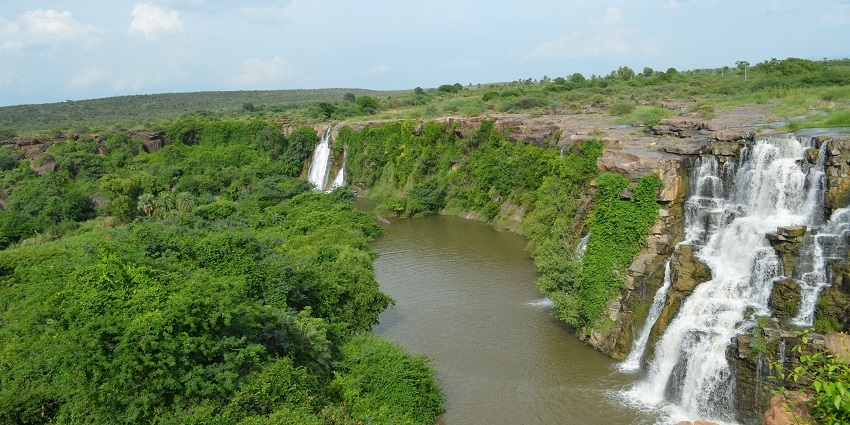 These local waterfalls near Bison national park offer an ideal retreat along with adventurous treks
