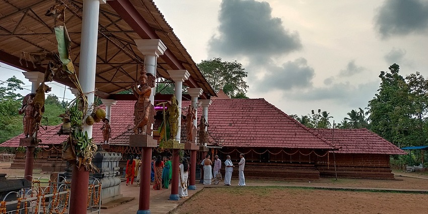 Pisharikkavu Temple is one of the most ancient Mahishasura Mardini temples in Kerala.