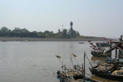 A scenic view of the Daman port from where one can take a boat ride to reach the other side.