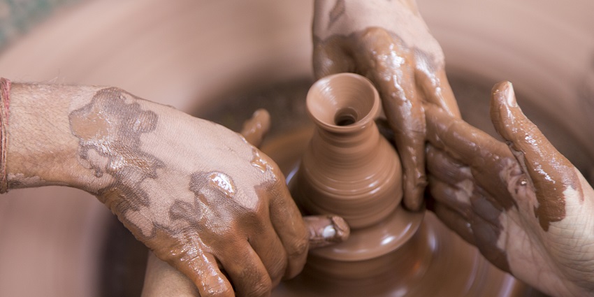 People who are curious about pottery can do the same in the serene surroundings of rich nature.