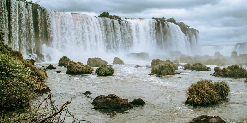 The stunning view of Power House Waterfalls on your trip to Kerala’s natural wonders.
