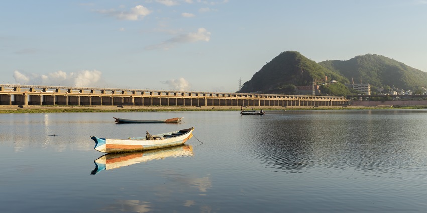 Prakasam Barrage is one of the most popular tourist attractions above the Krishna River.