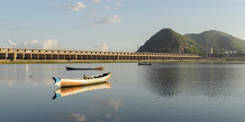 Prakasam Barrage is one of the most fascinating places around Vijayawada Museum.