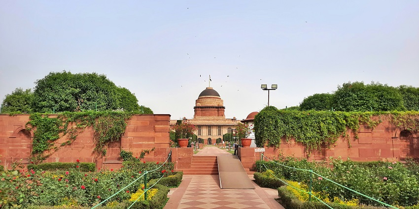 Visiting the President’s house is one of the best things to do in Delhi in one day.