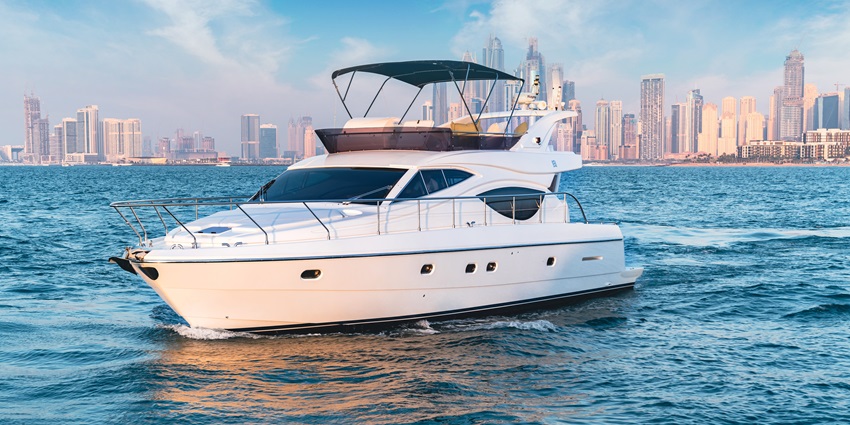 Enjoy a romantic cruise in a private yacht along Dubai Marina with a sumptuous dinner.
