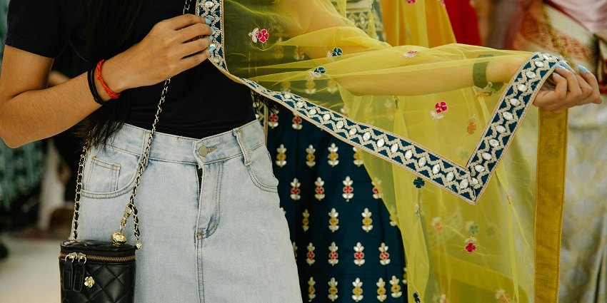Priya Gopal Bishoyi is one of the most famous places for saree shopping in Kolkata.