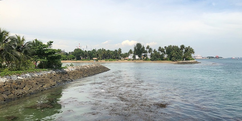 Pulau Hantu offers depths suitable for divers, a great option for scuba diving in Singapore.