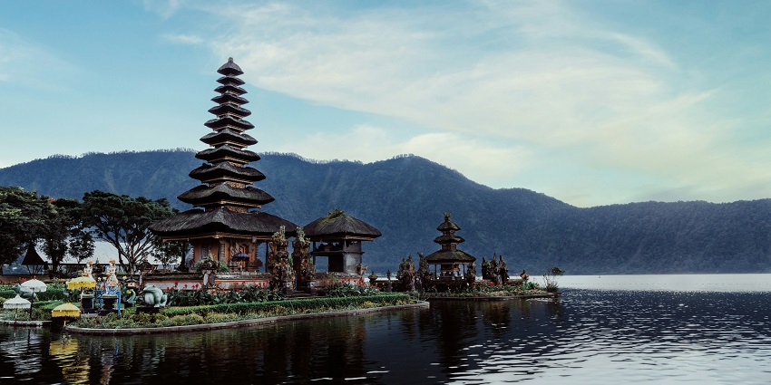 Pura Ulun Danu Bratan is one of the best water Indonesia temples for everyone to visit.