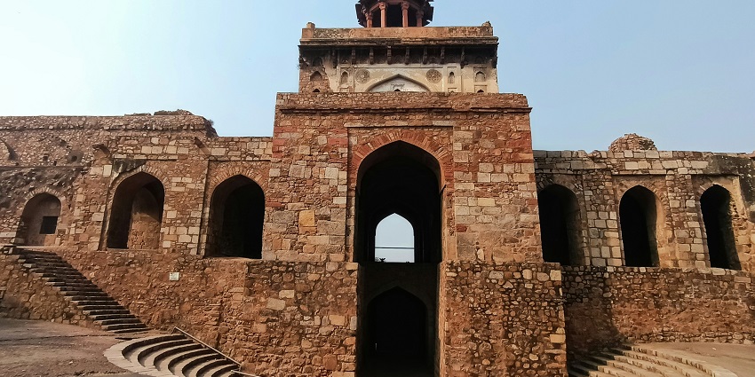 Purana Qila is one of the most amazing places to visit in Delhi with family at night.