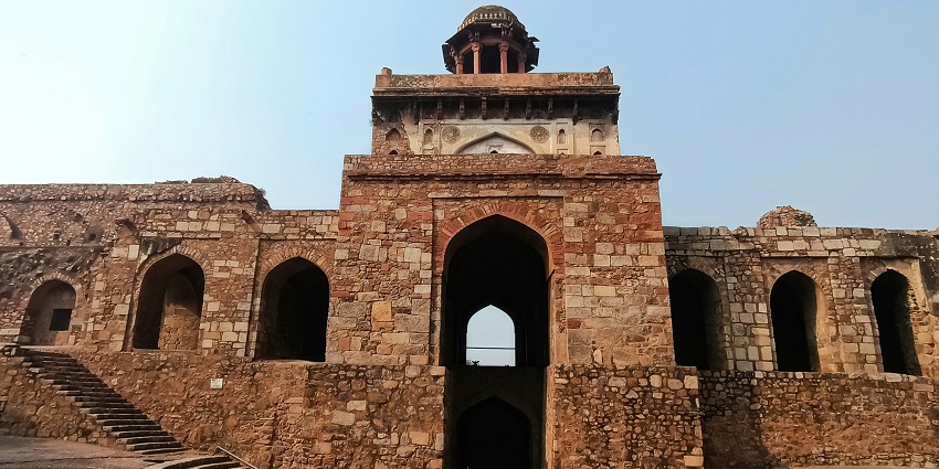 Purana Qila is one of the best places to visit in Delhi for couples to explore and enjoy.