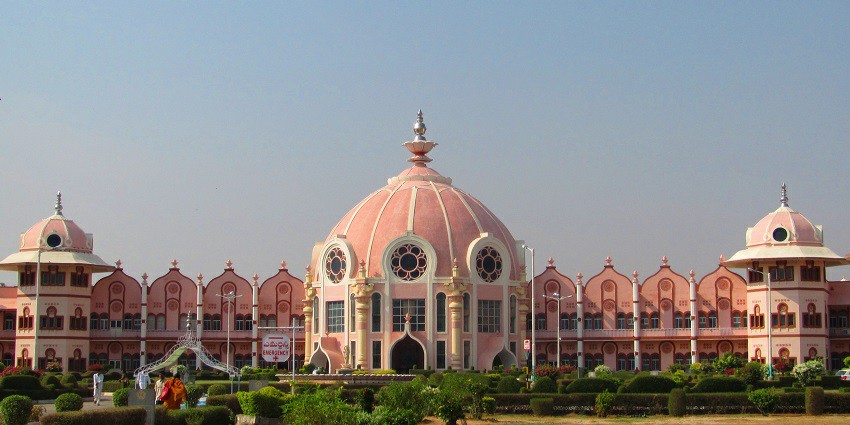 Explore the birthplace of Sri Sathya Sai Baba on your day trip to Puttaparthi, Anantapur.