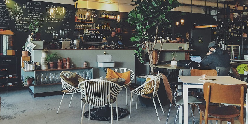 An inside view of the Qissa Café, an aesthetic hotspot to enjoy the nightlife in Kochi.