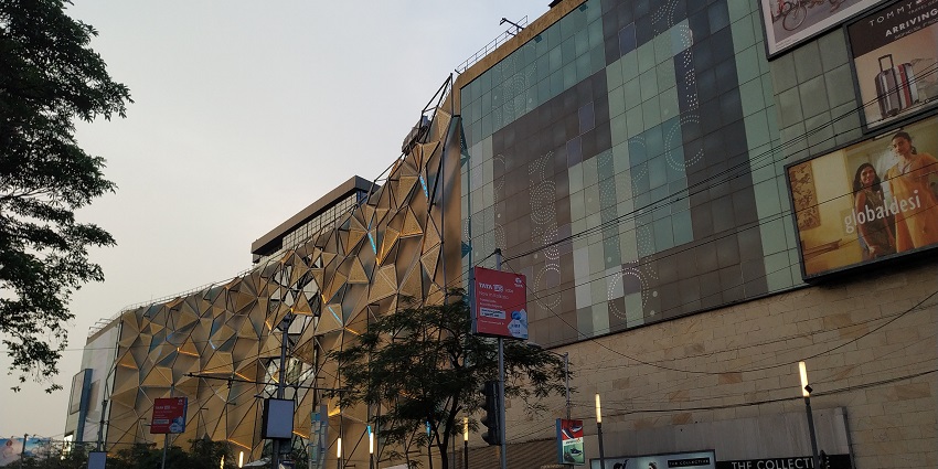Quest Mall is one of the high end places for saree shopping in Kolkata for travellers.