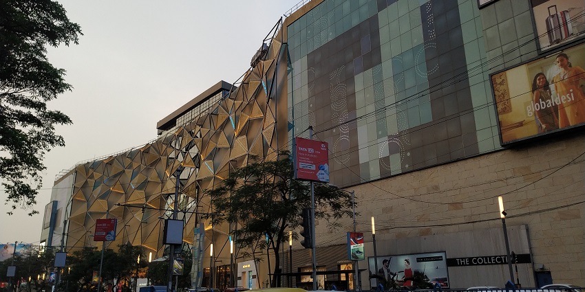 The most expensive mall, Quest Mall, is one of the shopping places in Kolkata, India.