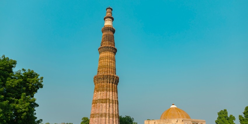 View of the Qutub Minar in broad daylight, a well-known gem of Delhi