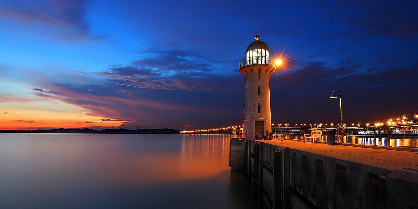 This lighthouse, with a rich marine environment, offers amazing scuba diving in Singapore.