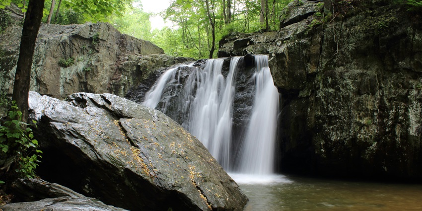 Enjoy the views of majestic Rahala waterfalls located in Himachal Pradesh, India.