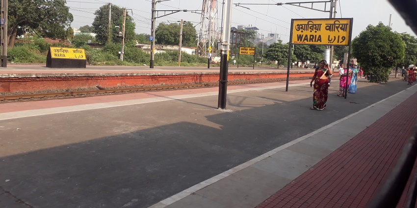 Head to the nearest railway station in West Bengal and then hire a taxi to reach the fort.